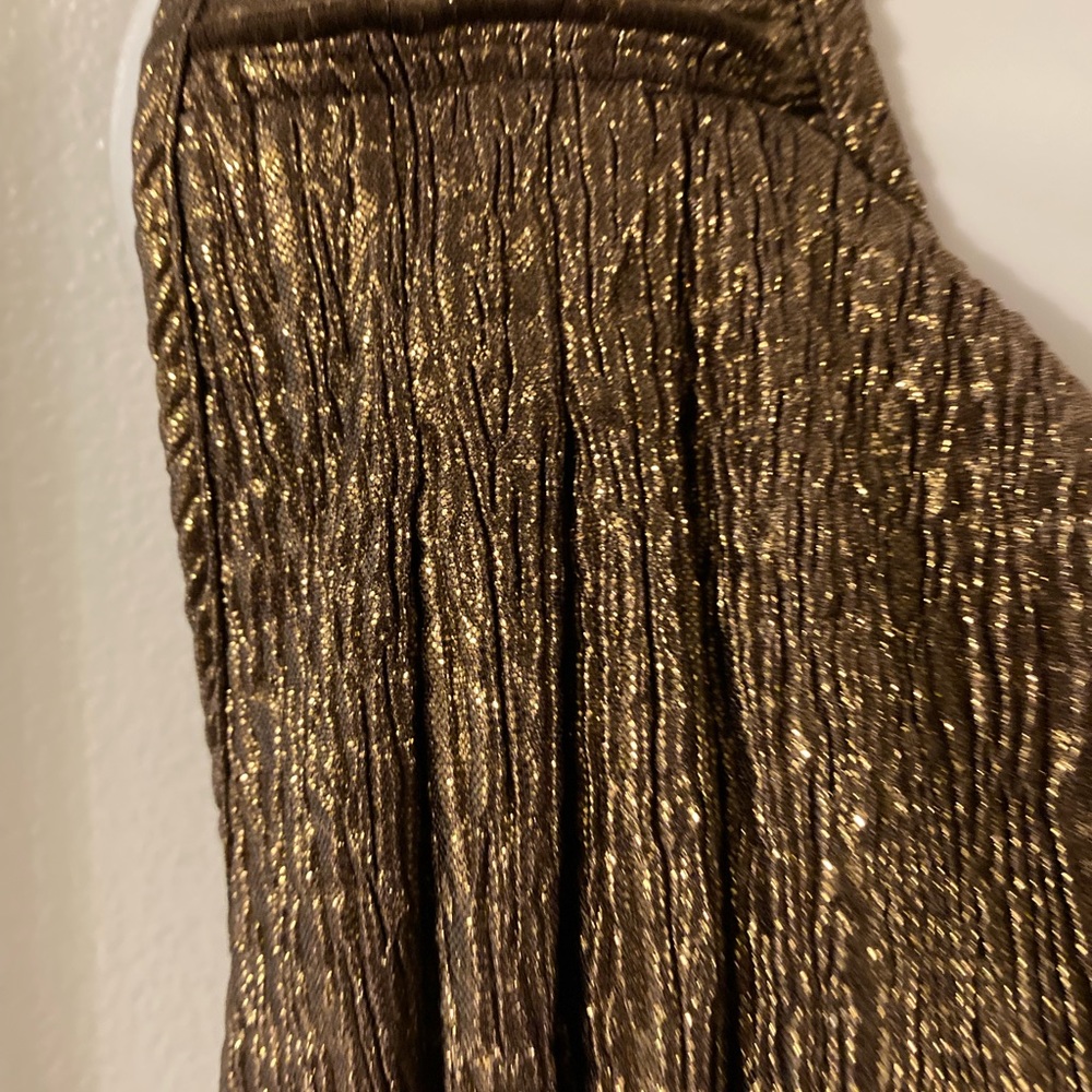 collar Bronze Gold sleeveless metallic gorgeous top. Fully lined.